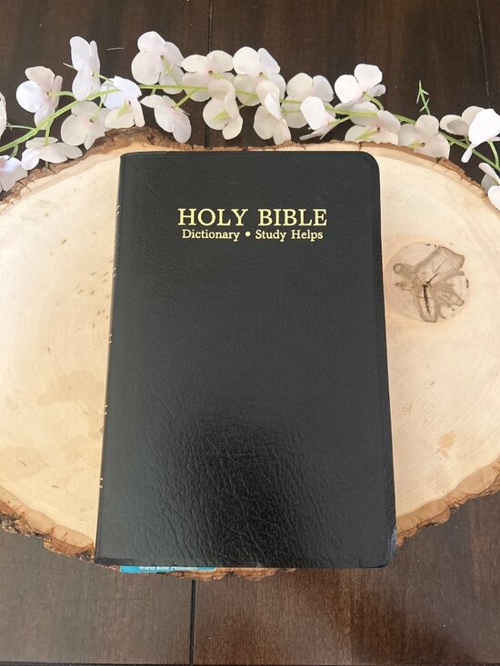 World Bible Publishers Other - Holy Bible King James 1989 Words Of Christ In Red By World Bible Publishers